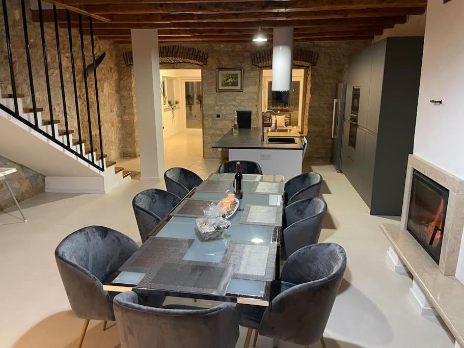 Villa Makale Umag Exteriör bild